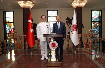 Millî Savunma Bakanı Hulusi Akar, Veda Ziyareti Kapsamında Deniz Kuvvetleri Komutanı Ora. Adnan Özbal ve Hava Kuvvetleri Komutanı Org. Hasan Küçükakyüz’ü Kabul Etti
